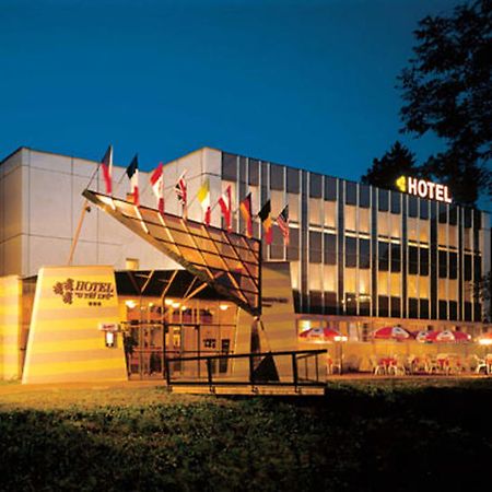 צ'סקה בודיוביצה Hotel U Tri Lvu מראה חיצוני תמונה