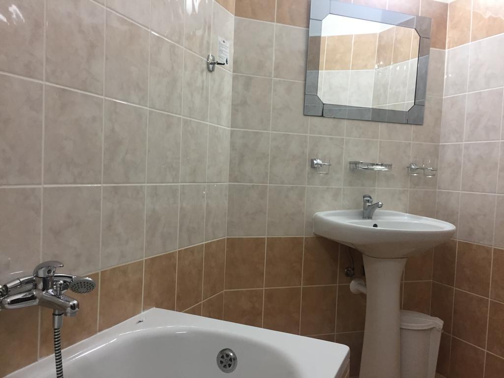 צ'סקה בודיוביצה Hotel U Tri Lvu מראה חיצוני תמונה